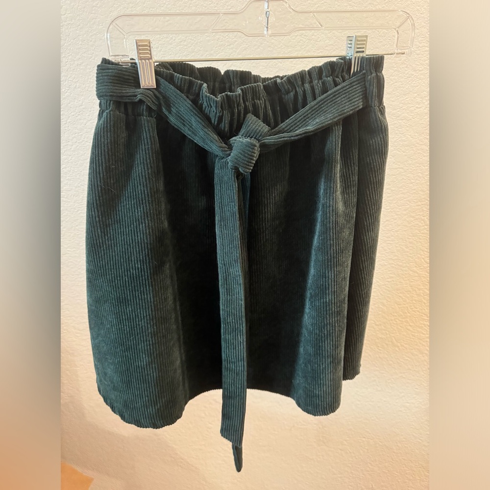 ♥️ 5x$15 Green corduroy paper bag skirt